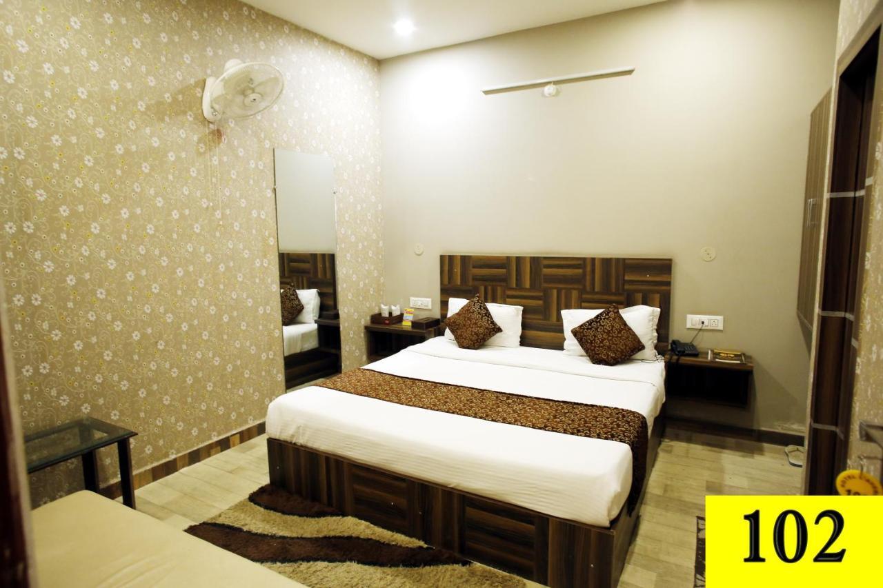 Hotel L'Avenir Rohtak Exterior photo